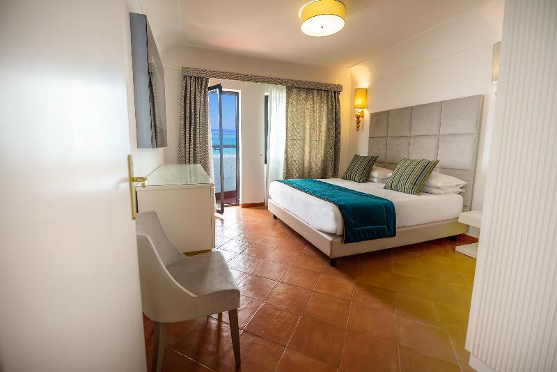 غرفة عائلية مطلّة علي البحر, Oasi Di Kufra