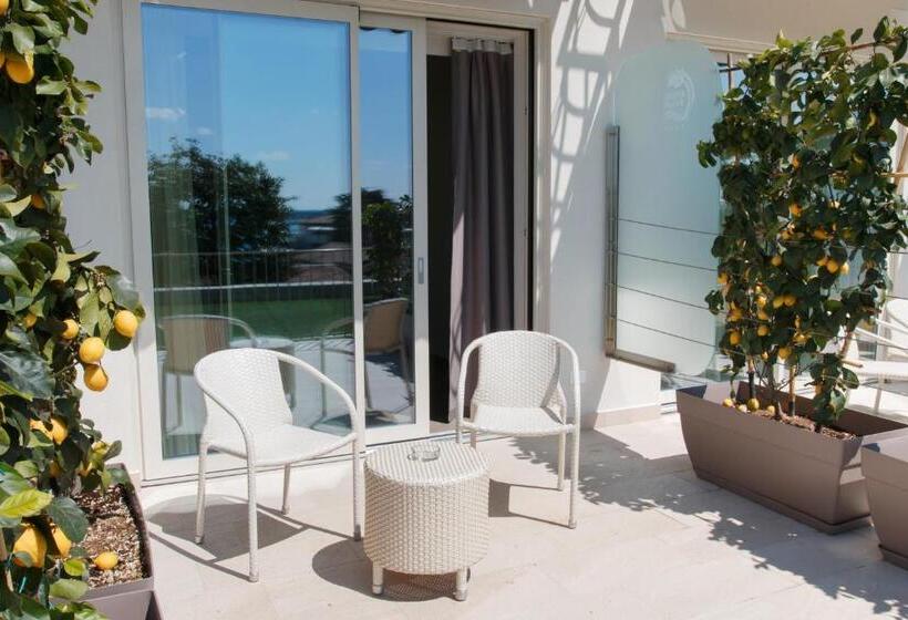 Superior room with lake view, Olivi Hotel & Natural Spa