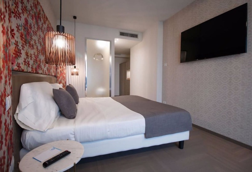 Superior room with lake view, Olivi Hotel & Natural Spa