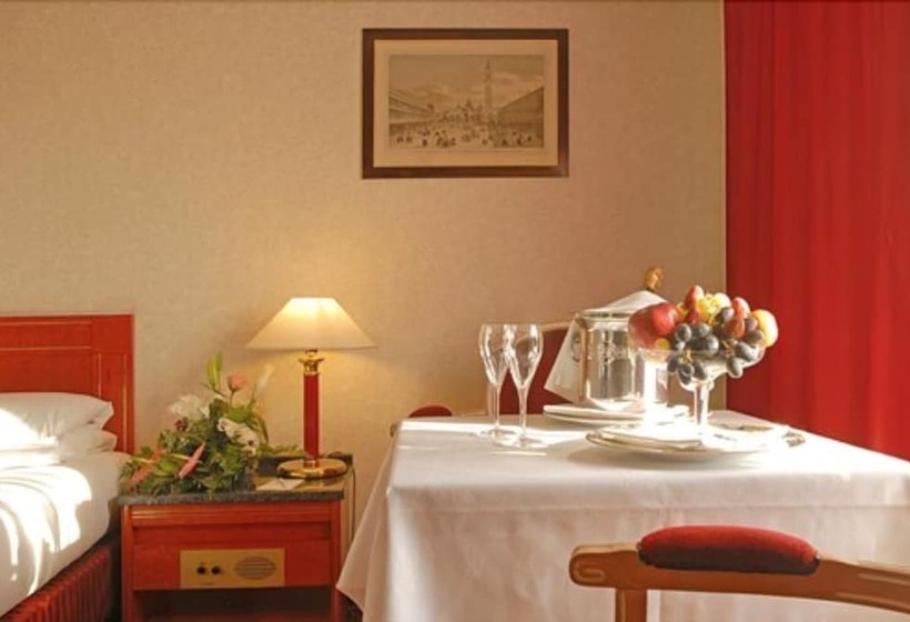 اتاق استاندارد, Russott