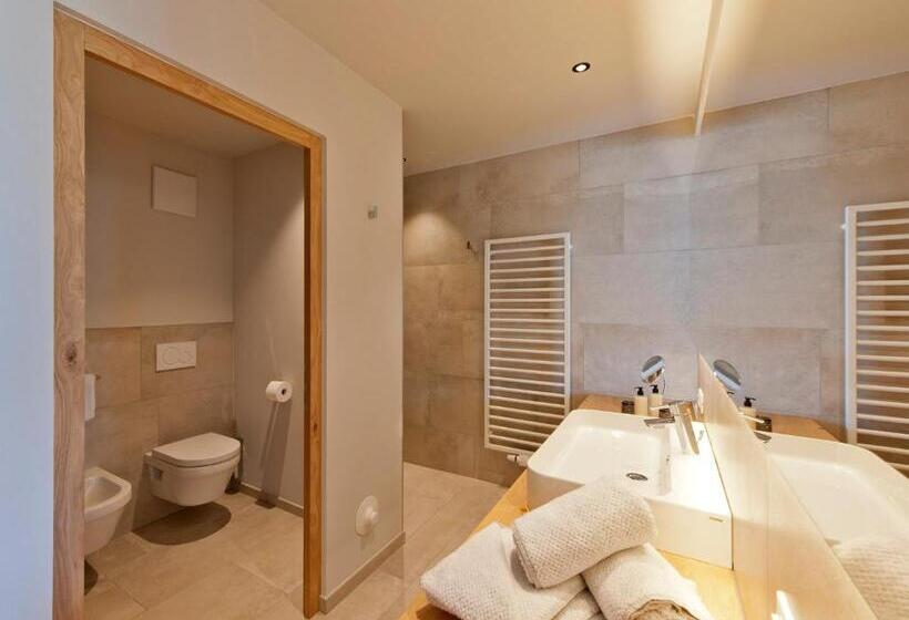 디럭스 룸, Schennerhof