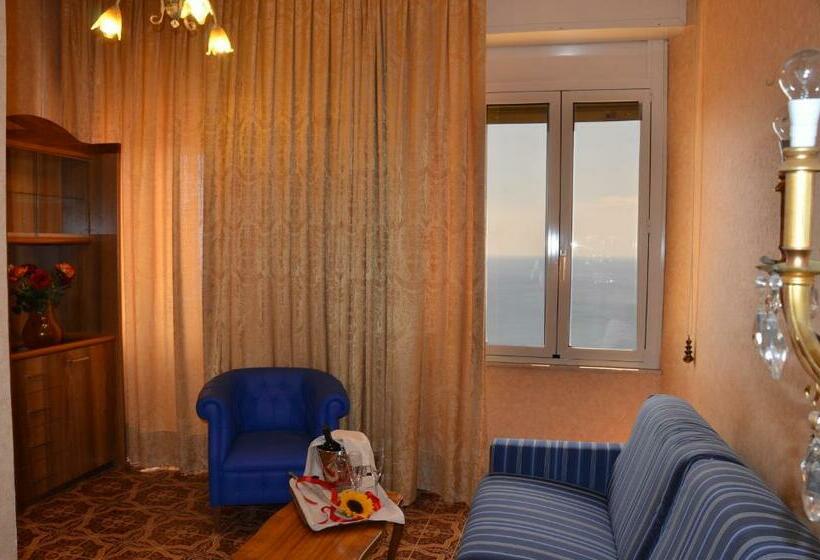 جناح جونيور مطلّ علي البحر, Taormina Park