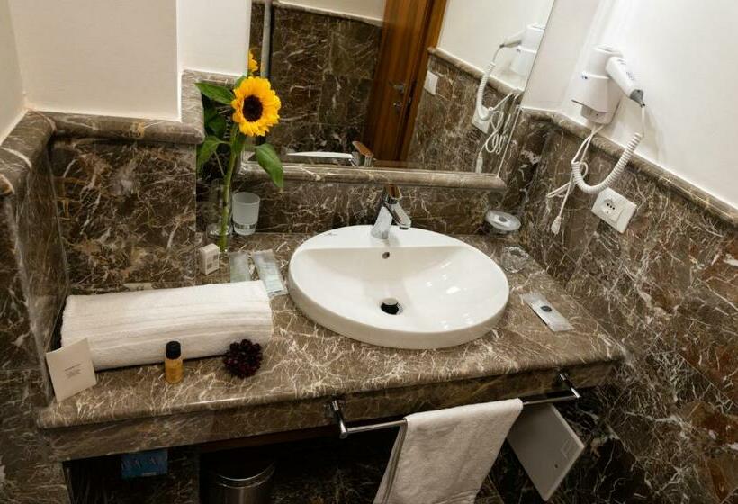 غرفة قياسية مطلّة علي البحر, Taormina Park