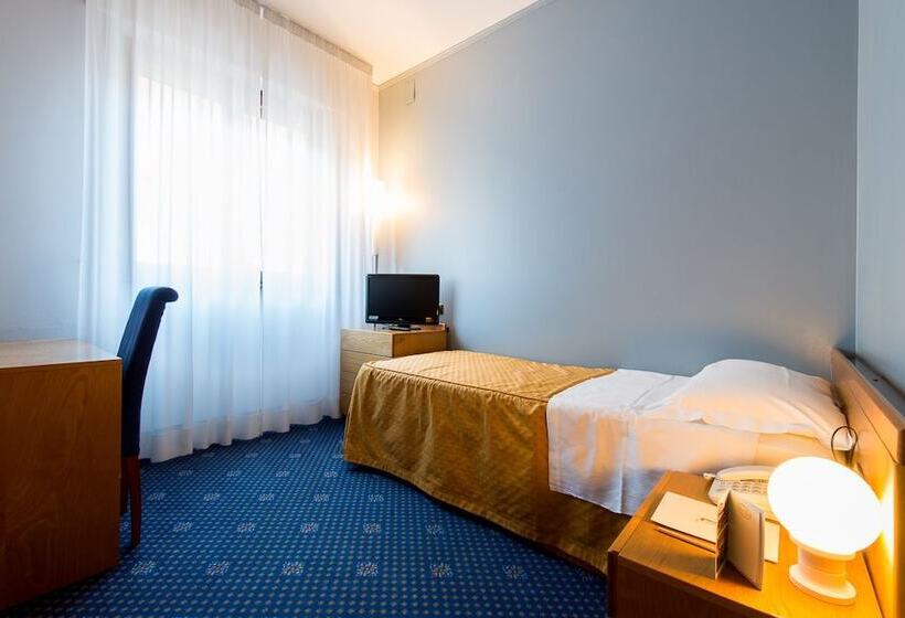 اتاق استاندارد یک نفره, Terme