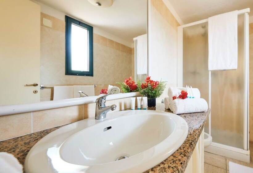 اتاق سوپریور سه تخته, Voi Tanka Village