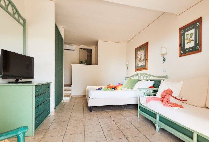 اتاق سوپریور سه تخته, Voi Tanka Village