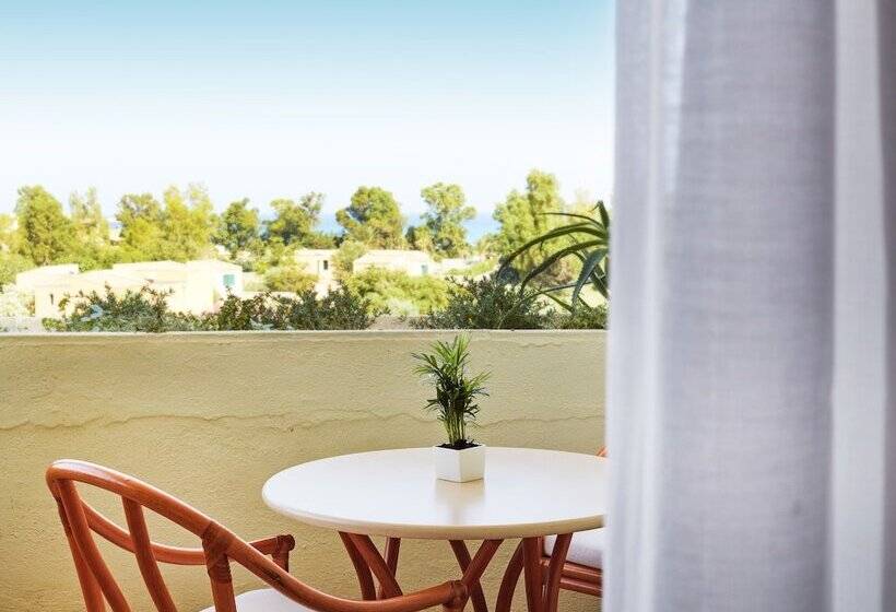 اتاق استاندارد سه نفره, Voi Tanka Village