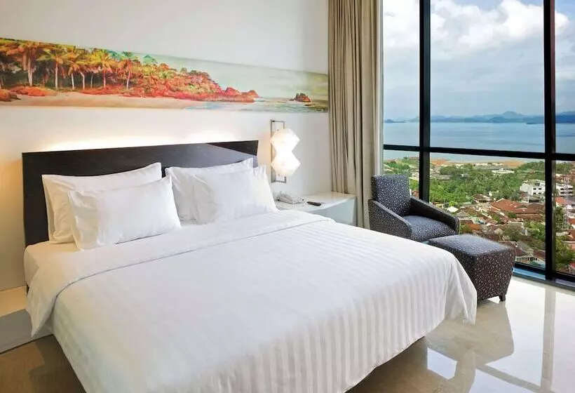 اتاق استاندارد با چشم‌انداز دریا, Novotel Lampung