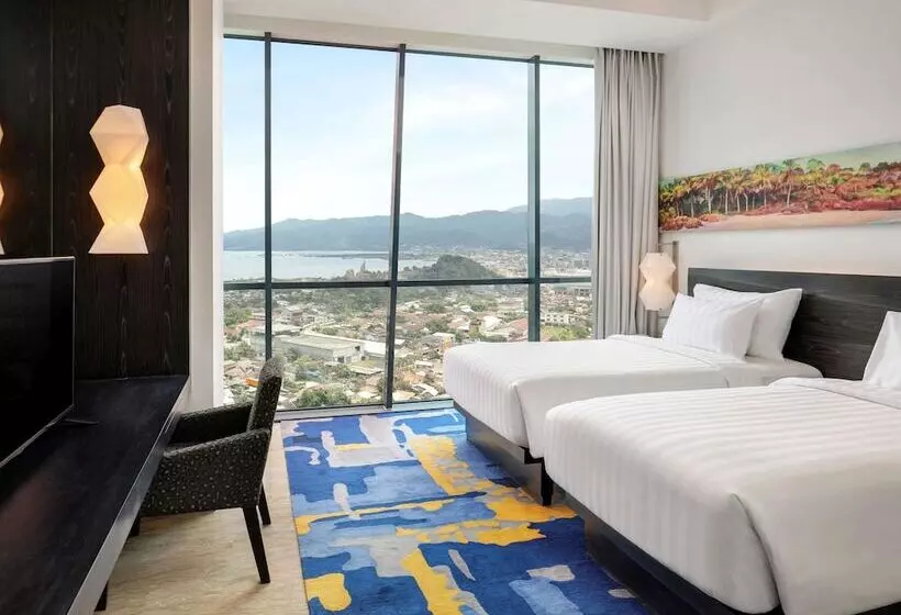 اتاق سوپریور با چشم‌انداز دریا, Novotel Lampung