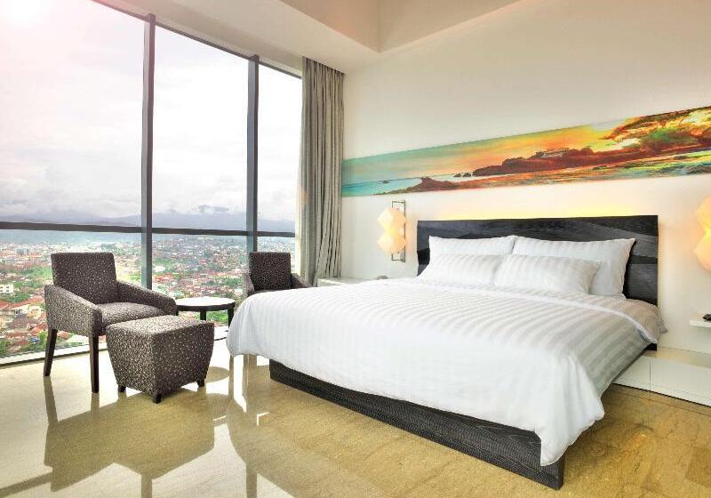 חדר סופריור עם נוף להרים, Novotel Lampung