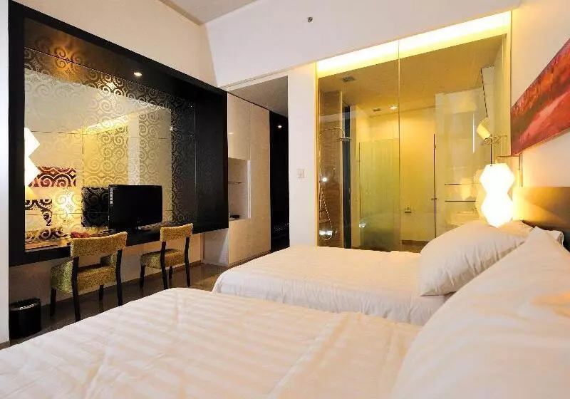 اتاق سوپریور با چشم‌انداز کوهستان, Novotel Lampung