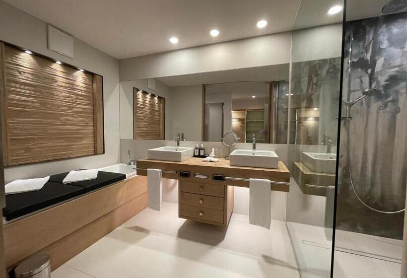 Семейный Номер Вид на Сад, Spa & Relax Hotel Erika