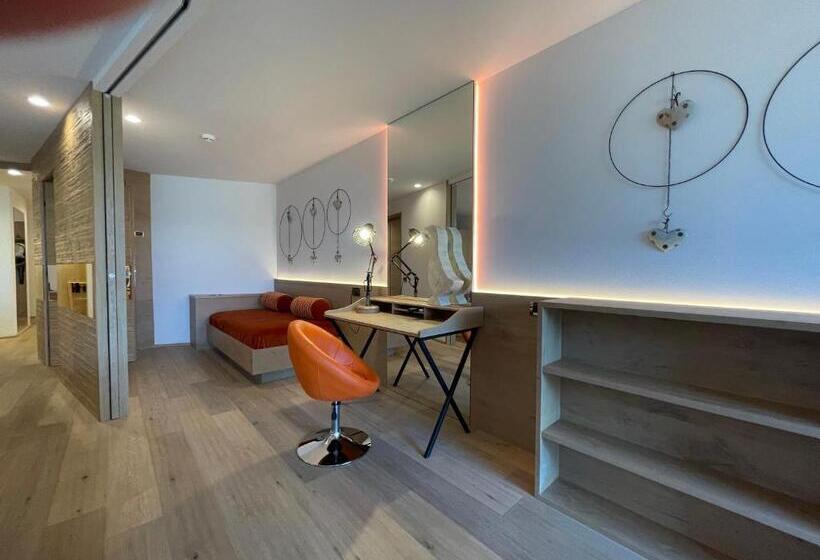 Семейный Номер Вид на Сад, Spa & Relax Hotel Erika