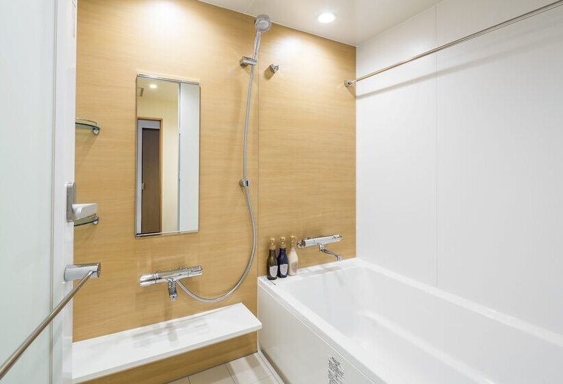 غرفة ديلوكس رباعية, Art Hotel Ishigakijima