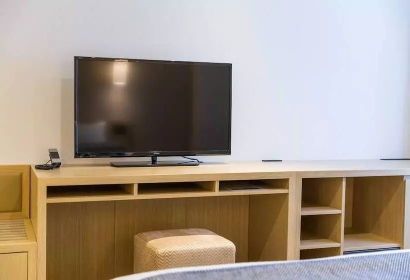 اتاق راحتی, Art Hotel Ishigakijima
