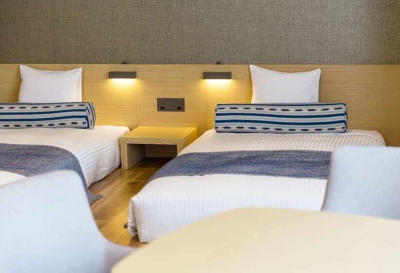 غرفة ديلوكس رباعية, Art Hotel Ishigakijima