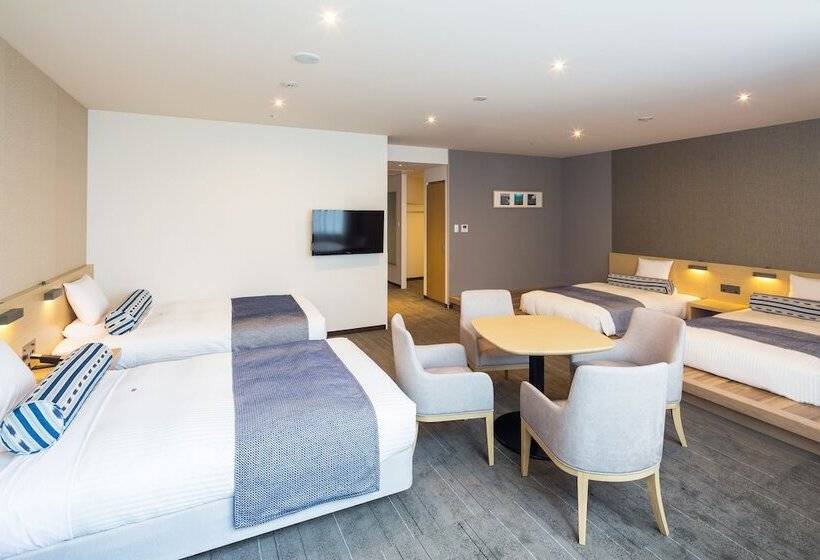 غرفة ديلوكس رباعية, Art Hotel Ishigakijima