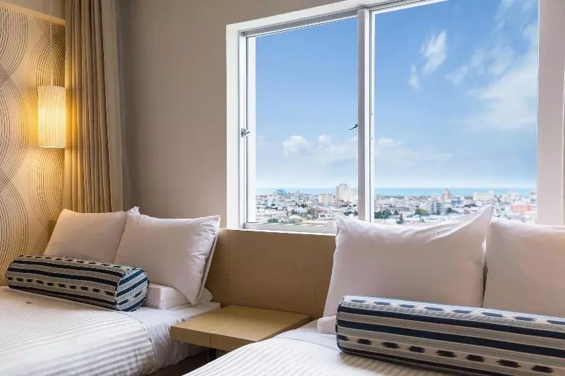 اتاق سه نفره سوپریور با چشم‌انداز دریا, Art Hotel Ishigakijima