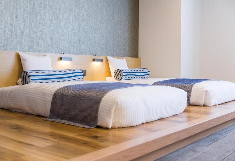 غرفة ديلوكس رباعية, Art Hotel Ishigakijima