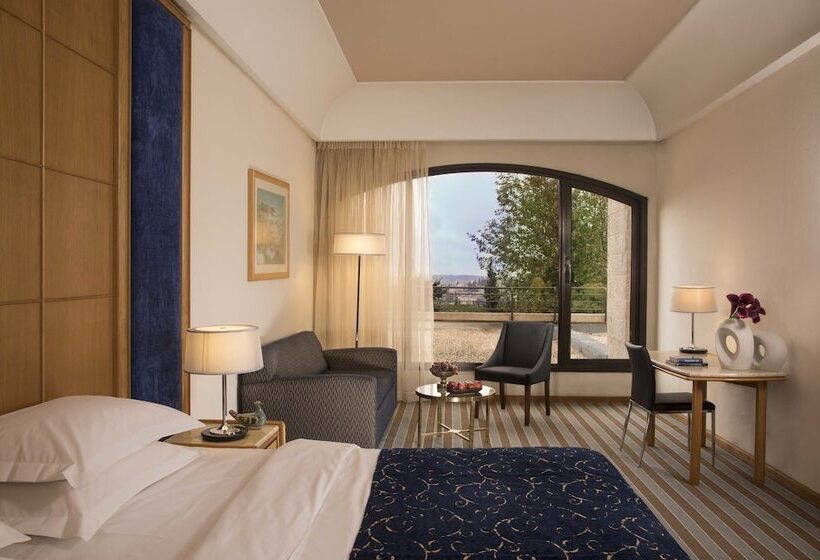 Family Room, Dan Jerusalem