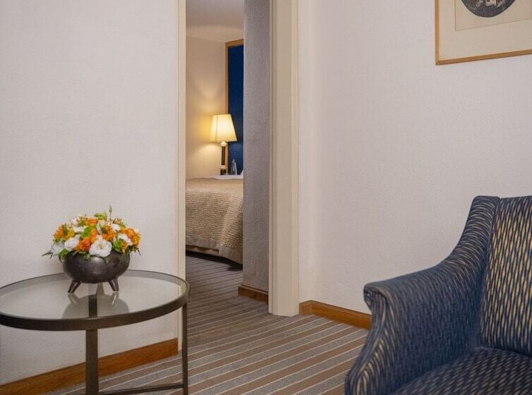 Family Room, Dan Jerusalem