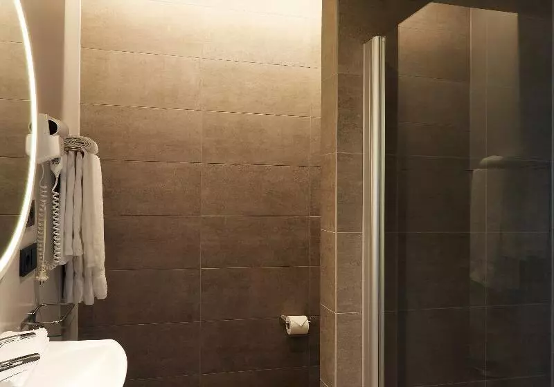اتاق لوکس, Fosshotel Husavik
