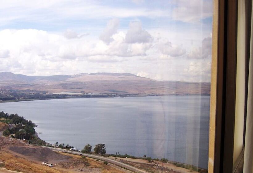 스탠다드 전망 룸, Golan