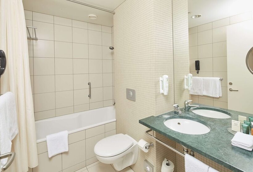 اتاق استاندارد, Hilton Reykjavik Nordica