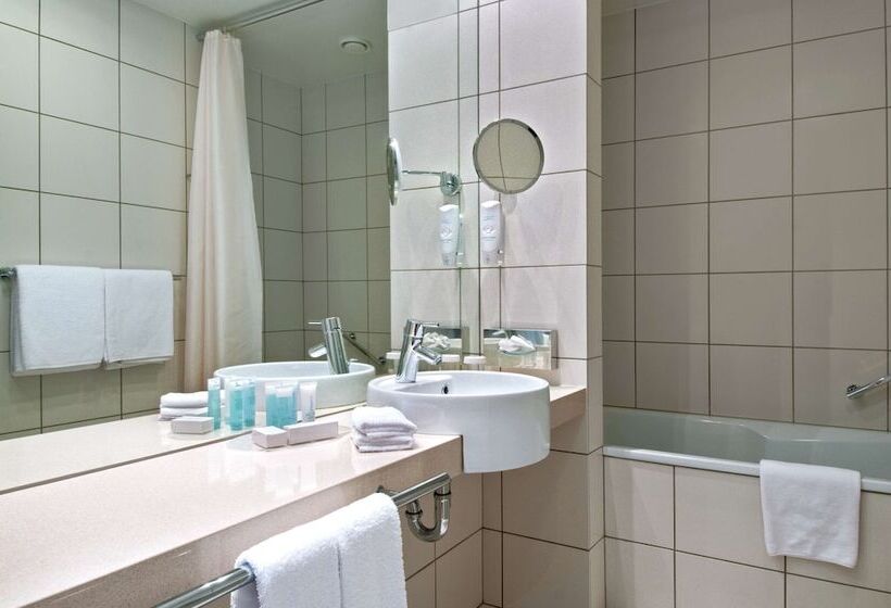 اتاق خانوادگی, Hilton Reykjavik Nordica