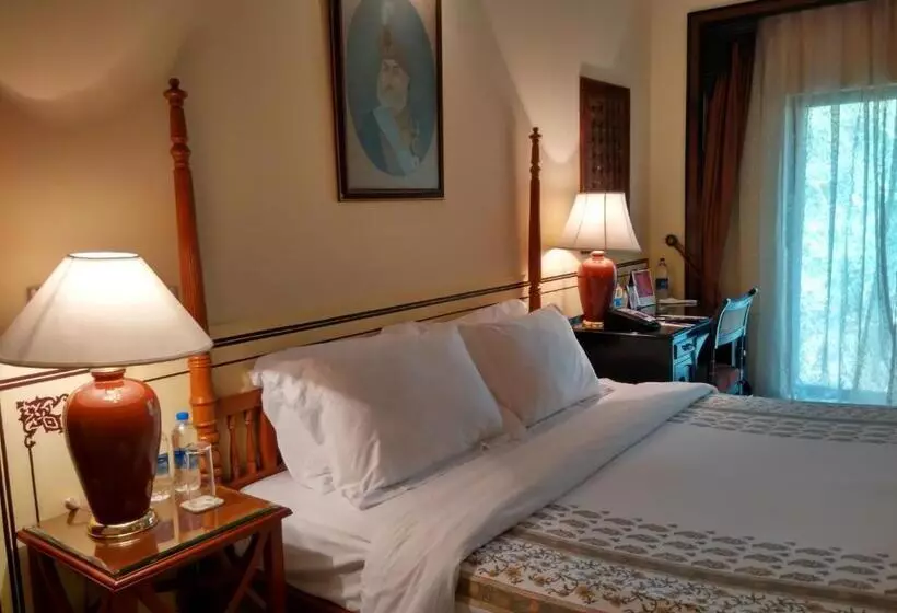 اتاق لوکس با چشم‌انداز شهر, Jai Mahal Palace