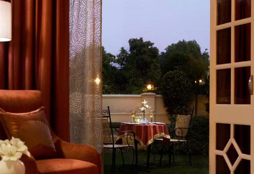 اتاق لوکس با چشم‌انداز باغ, Jai Mahal Palace