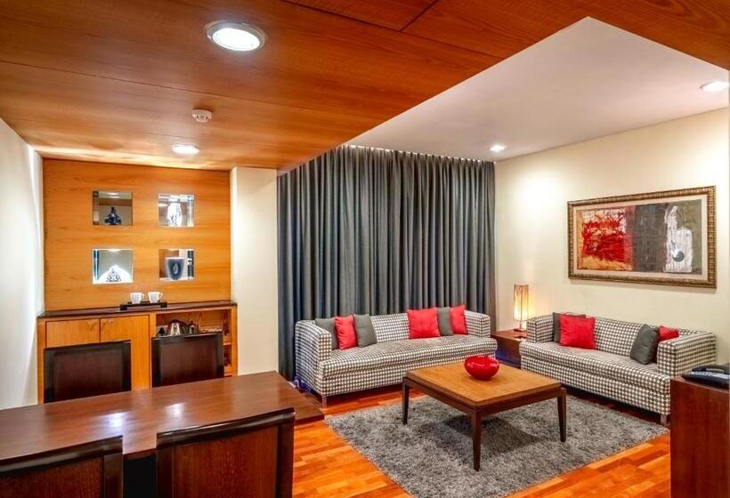 スイート, Kenilworth Hotel, Kolkata