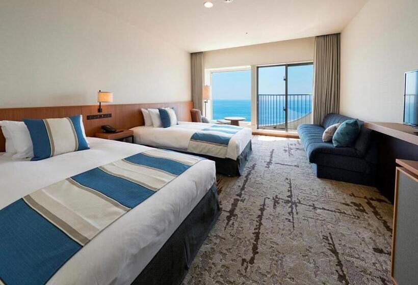 غرفة قياسية مطلّة علي البحر, Oiso Prince