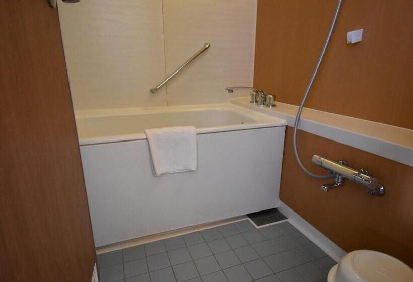 غرفة قياسية مطلّة علي البحر, Oiso Prince