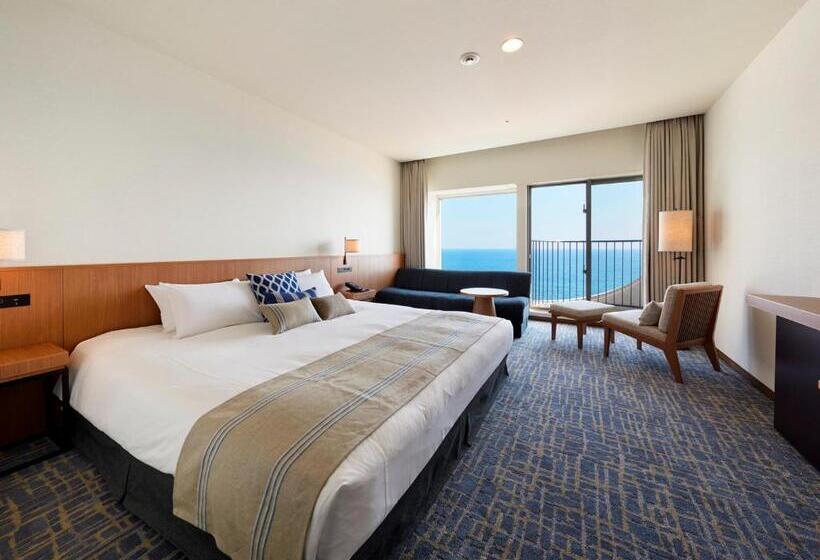 غرفة قياسية مطلّة علي البحر, Oiso Prince