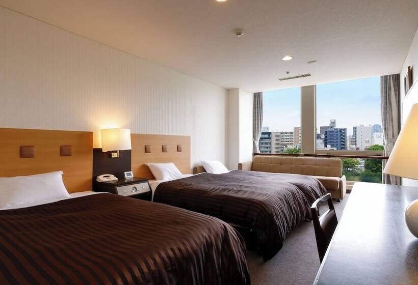 スタンダードトリプルルーム, Osaka Castle