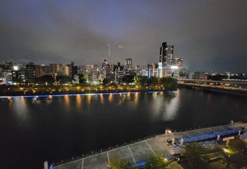 Номер Стандарт Трехместный, Osaka Castle