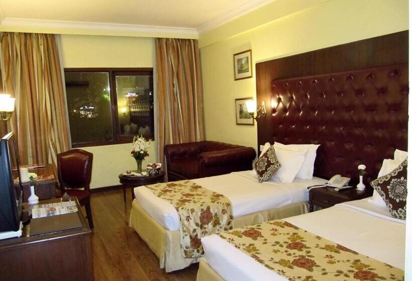 Номер Superior, Ritz Plaza