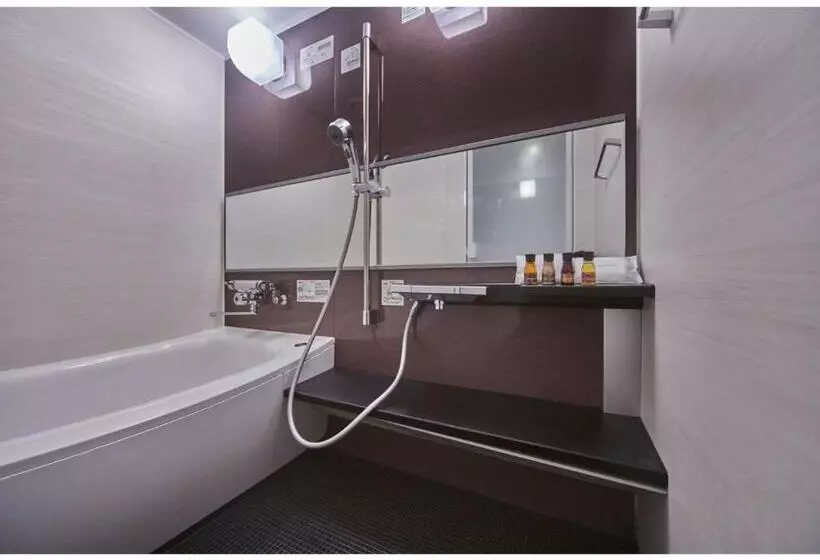 Standard Quadruple Room, Sunshine City Prince Hotel Ikebukuro Tokyo