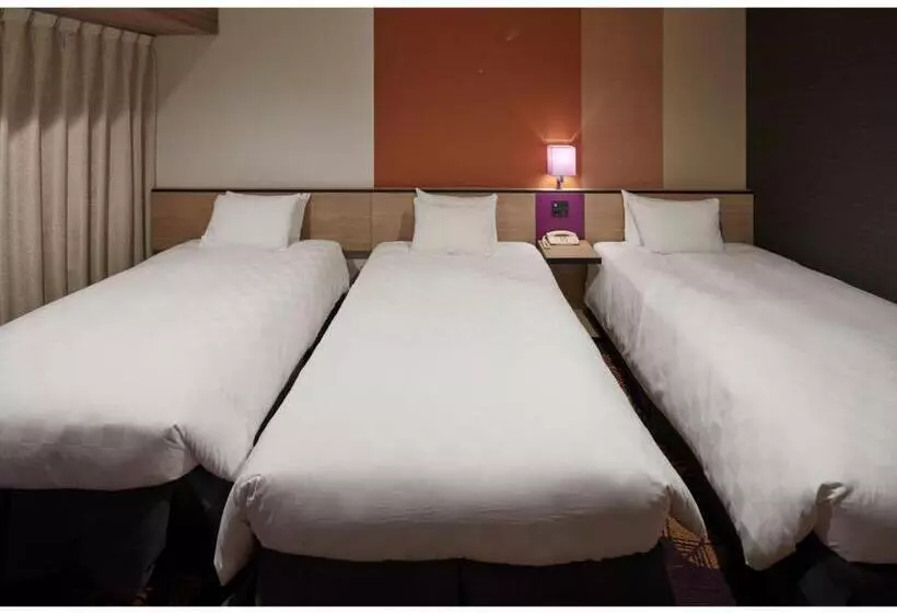 Standard Triple Room, Sunshine City Prince Hotel Ikebukuro Tokyo