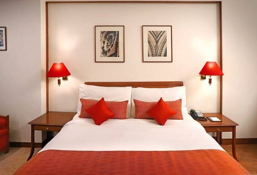 Deluxe Rum, The Ambassador Marine Drive Mumbai