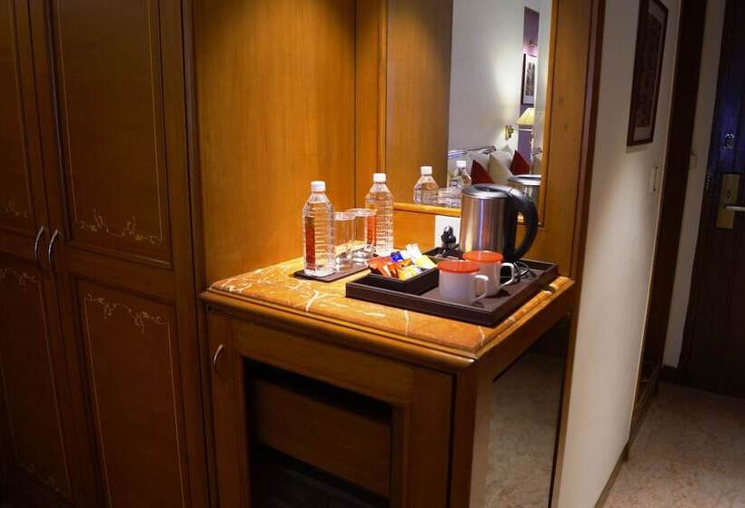 Executive Rum, The Ambassador Marine Drive Mumbai