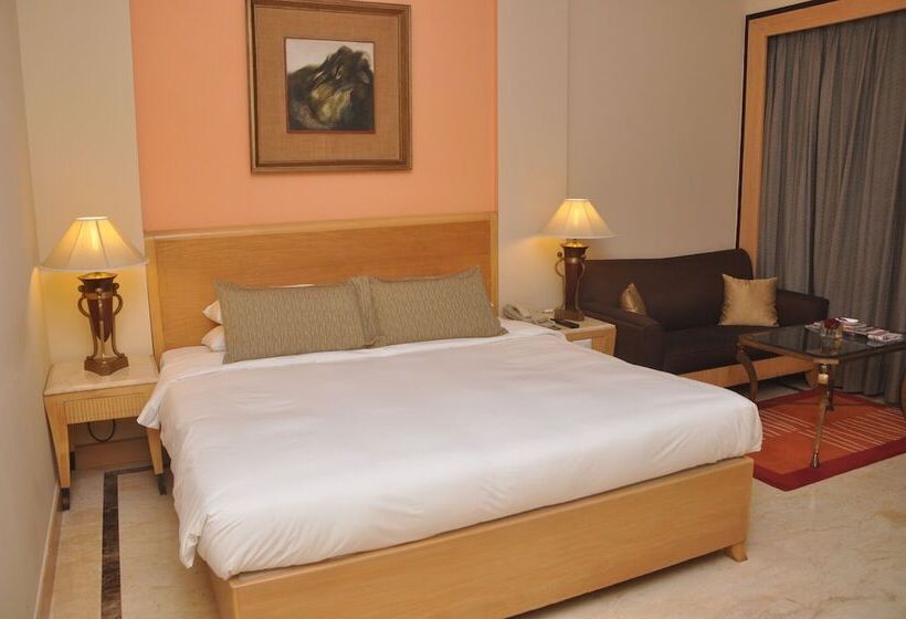 Quarto Deluxe, The Hans, New Delhi