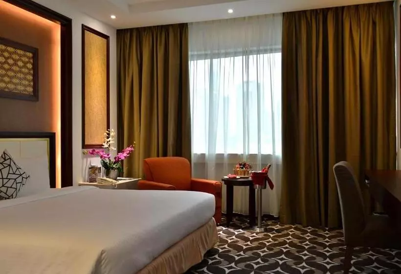 اتاق لوکس با تخت بزرگ, Corus Hotel Kuala Lumpur