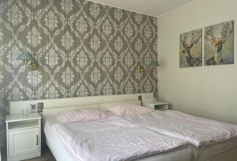 اتاق استاندارد, De La Station