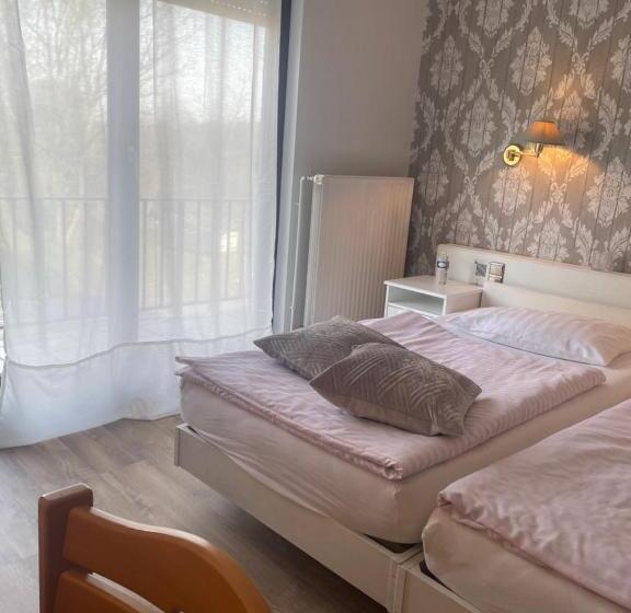 اتاق استاندارد, De La Station