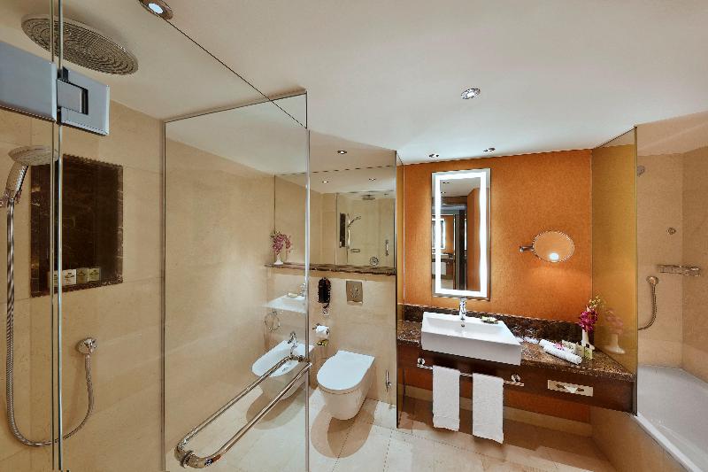 Club Room King Bed, Intercontinental Jordan, An Ihg