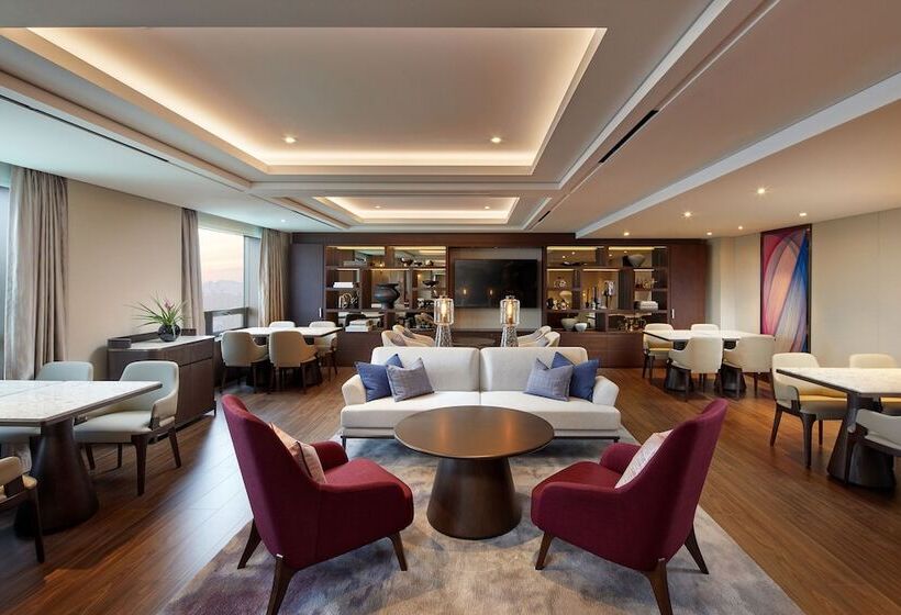 اتاق کلاب, Lotte Hotel World