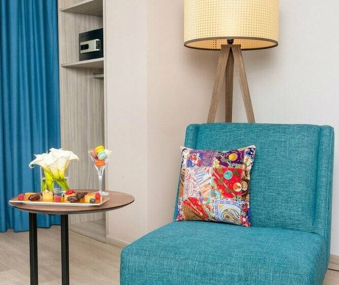 اتاق سوپریور با چشم‌انداز استخر, Marina Bay Tanger