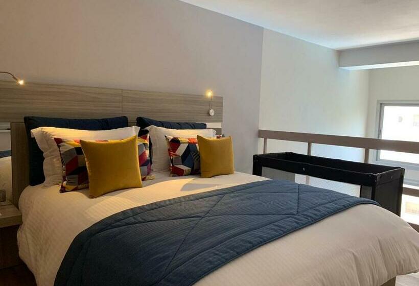 اتاق خانوادگی, Marina Bay Tanger